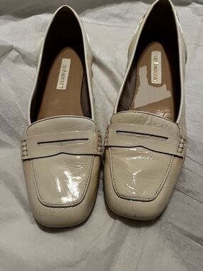 ENZO ANGIOLINI CREAM WHITE SQUARE TOE FLATS SIZE 9